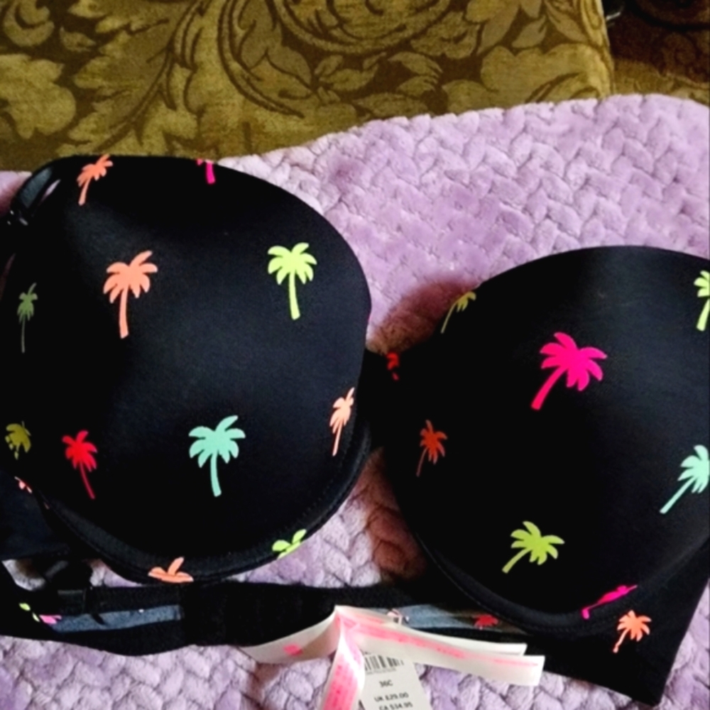 Vs secret demi bra 36 c nwt